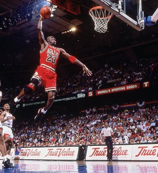 Michael-Jordan-Dunk-10